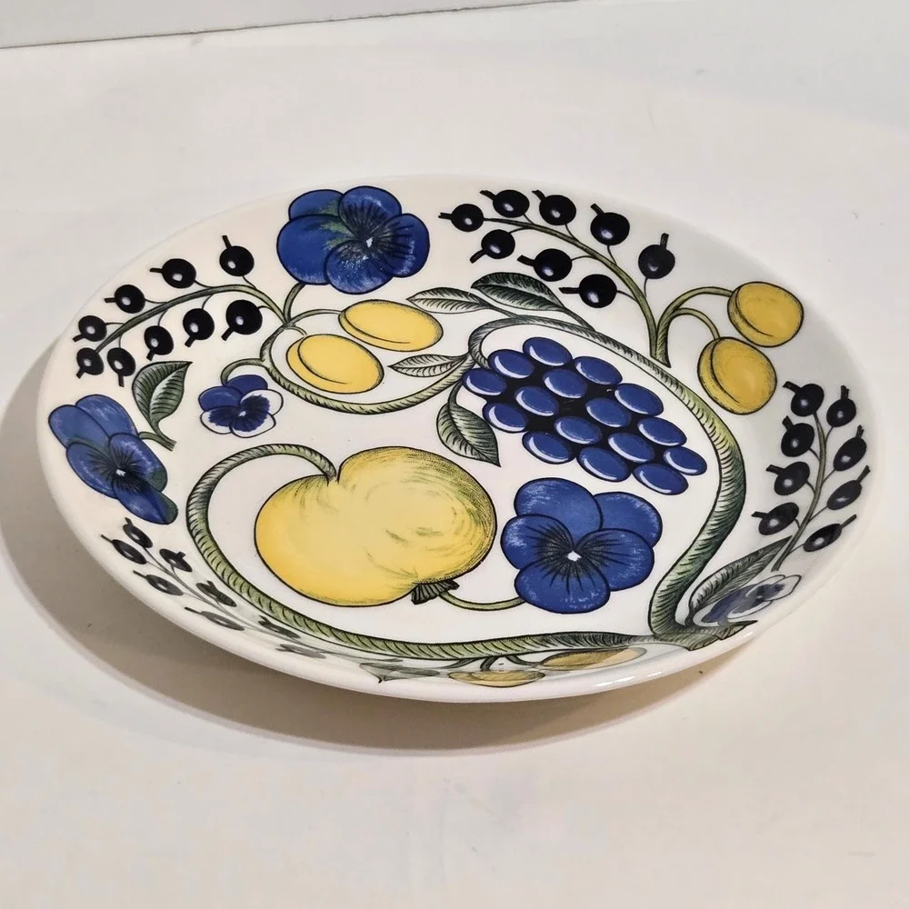Arabia Finland Paratiisi Salad Plate 8.25